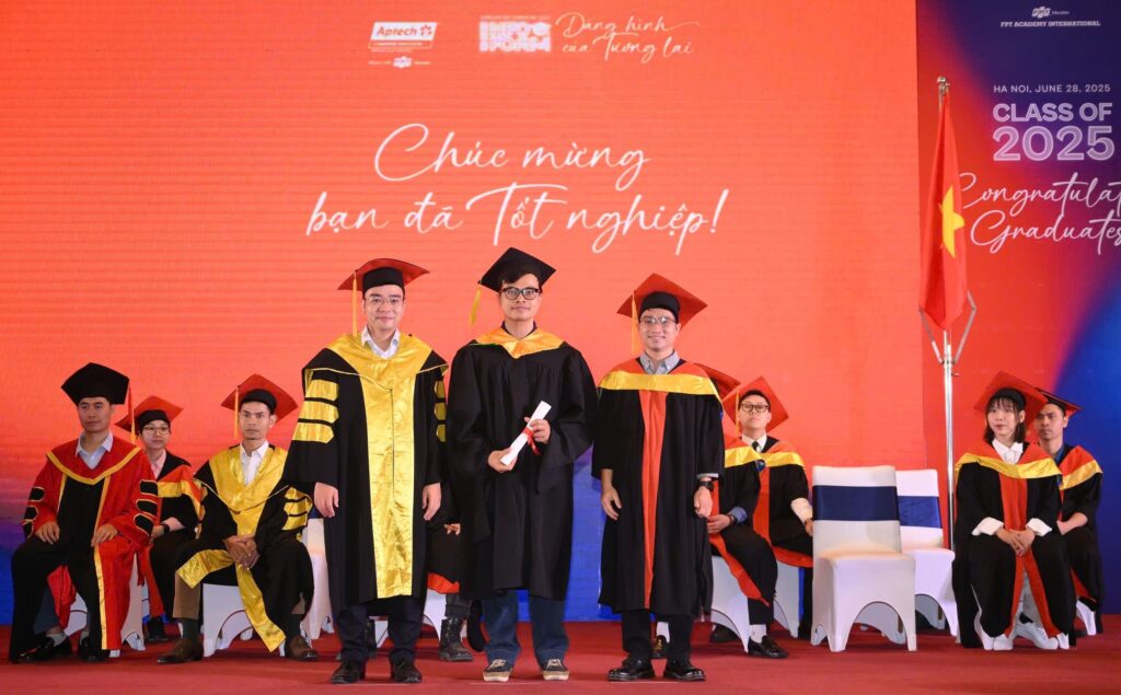 CODE STORY #59: Academic Excellence Trần Hùng – Hành trình 2 năm định nghĩa đam mê